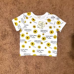 JUNIORS SIZE S. GOOD VIBES ONLY SHIRT